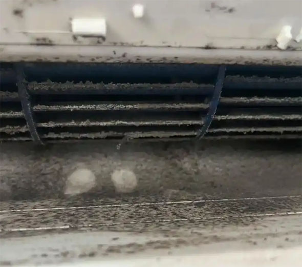 奇台空调吹的风有股烧焦味是怎么回事